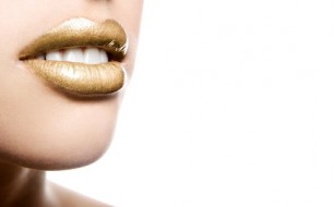 Get the Midas Touch with Gold Bridal Make-up