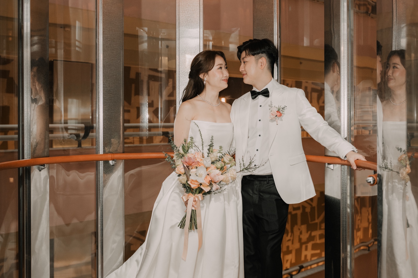 Cassandra-and-Aloysious-Beautiful-Wedding-Celebration-at-Mandarin-Oriental-Singapore-Feature.jpg