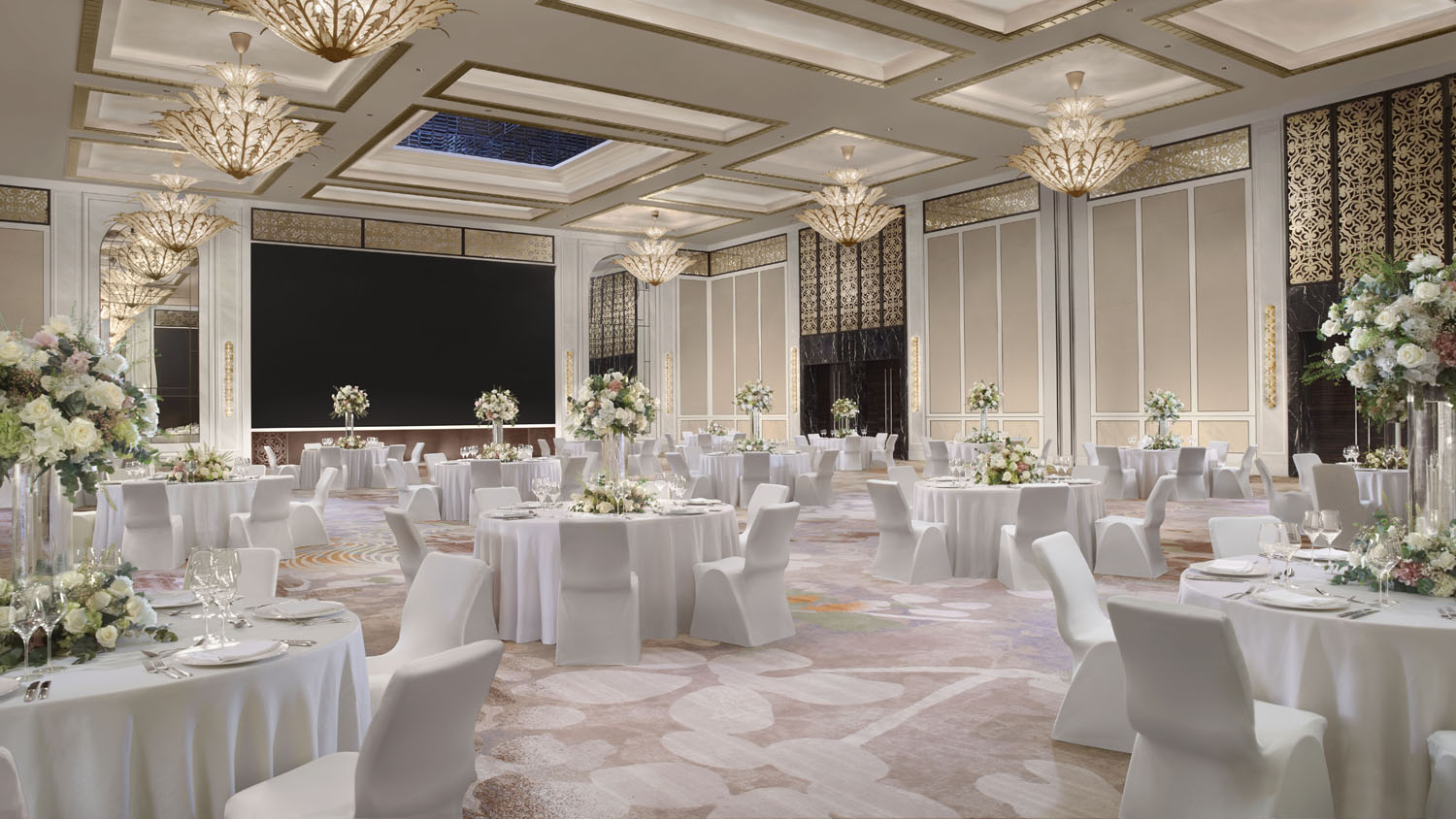 5877_STR_SINXR_JohnJacobBallroom_wedding%20(1).original.jpg