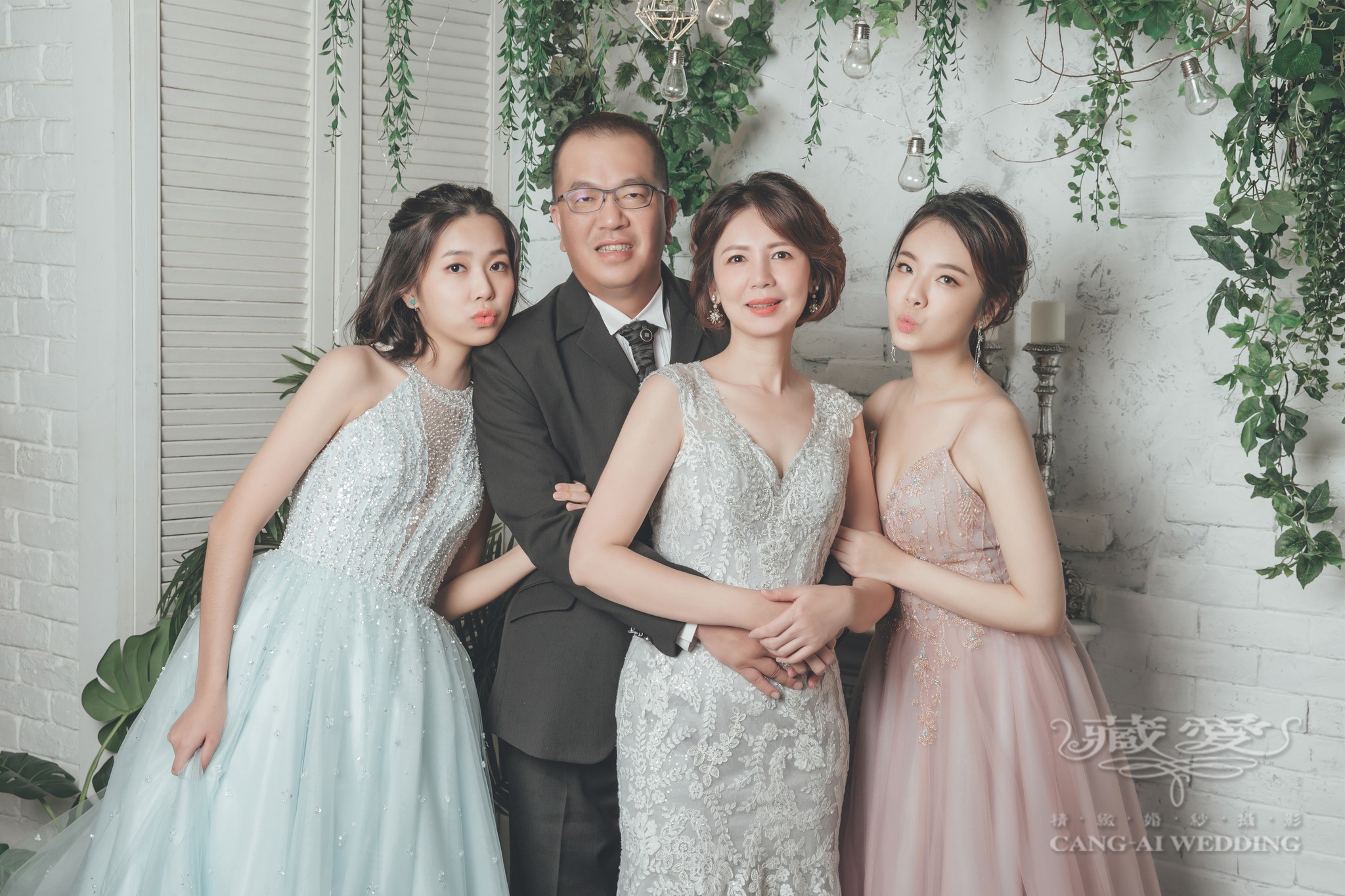 Family portraits %288%29