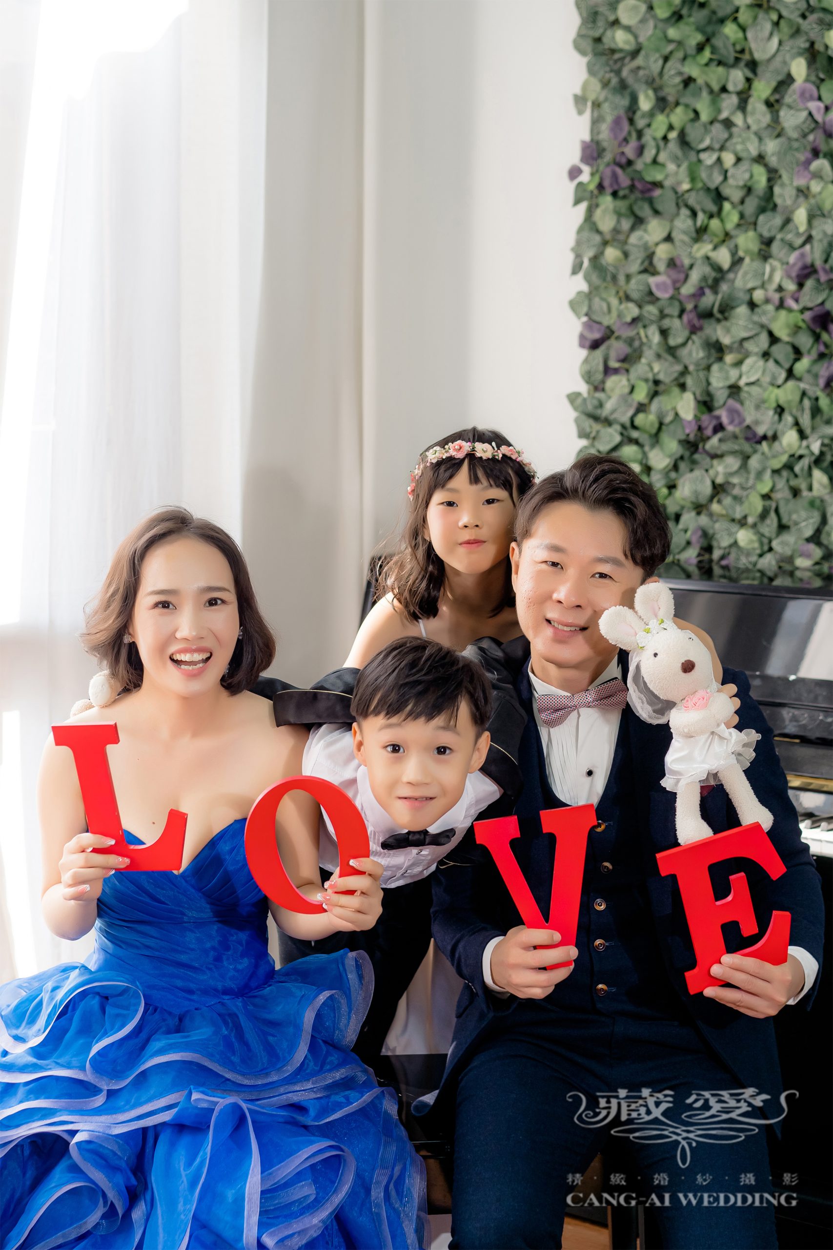 Family portraits %2816%29