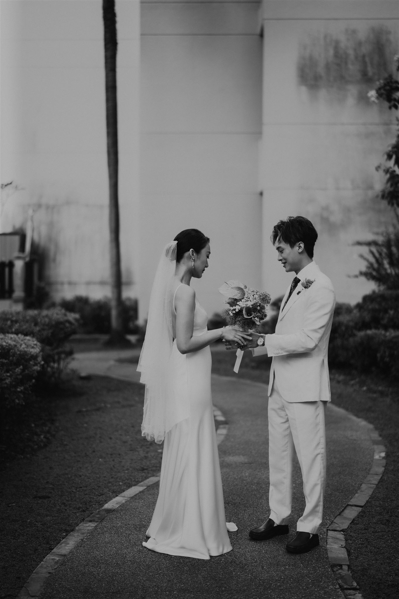 C  05932 2 websize