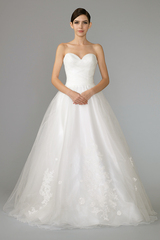1067_divine_gown6_white_ball_sweetheart_organza_f.admin