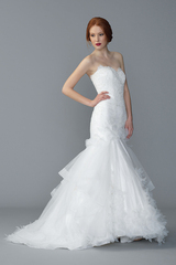 2698_dream_gown1_white_trumpet_sweetheart_lace_f.admin