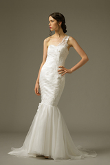 2948_am_gown2_white_mermaid_oneshoulder_organza_f.admin