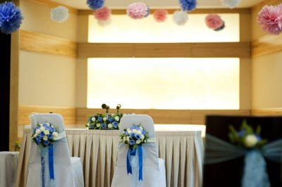 1. bouquet for bridal chair.jpg