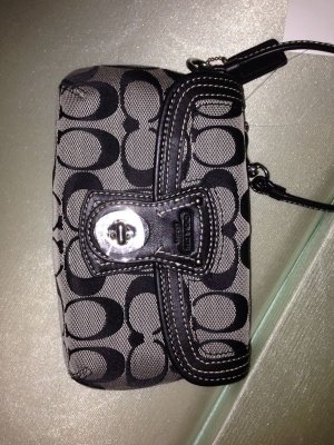 coach wristlet.jpg