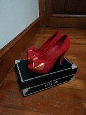 Red shoes2.jpg