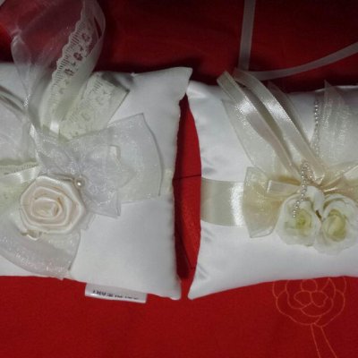 WEDDING PILLOW.jpg