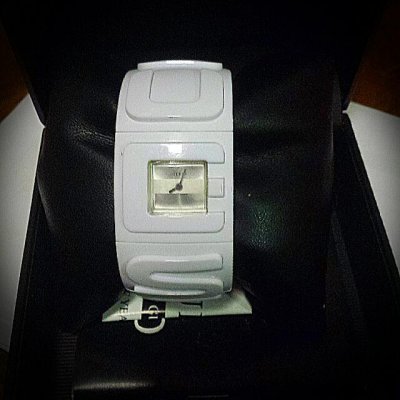 bn_guess_watch_1392647052_4761a070.jpg
