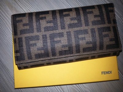 fendi_wallet.jpg