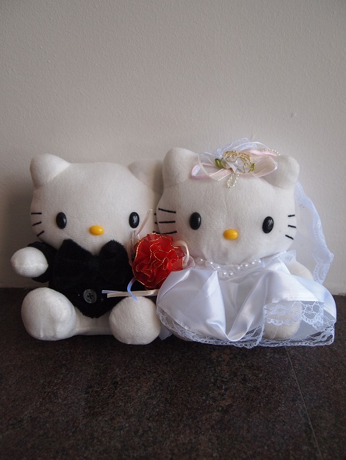 Hello Kitty couple.jpg