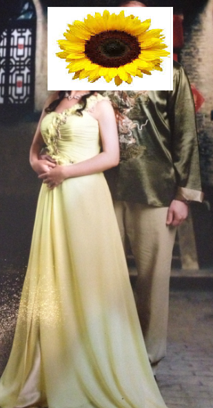 yellow gown.png