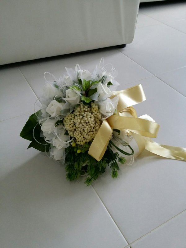 white bouquet.jpg
