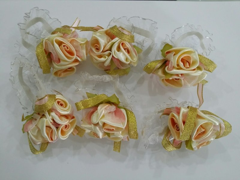 sisters corsages.jpg