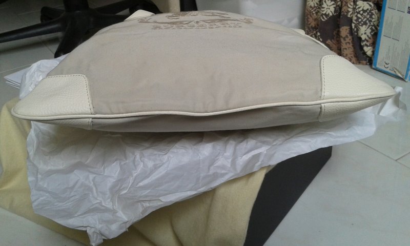 burberry bottom.jpg