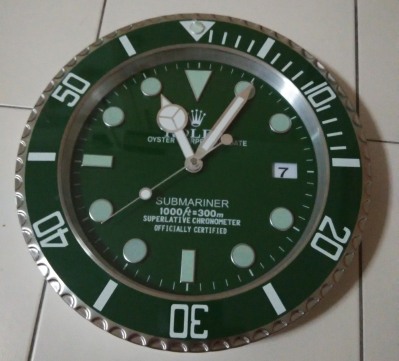 submariner LV clock.jpg