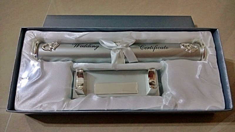 5) Wedding Certificate Holder.jpg