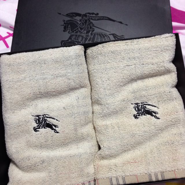 bnib_burberry_towel_1430306934_8de6f856.jpg