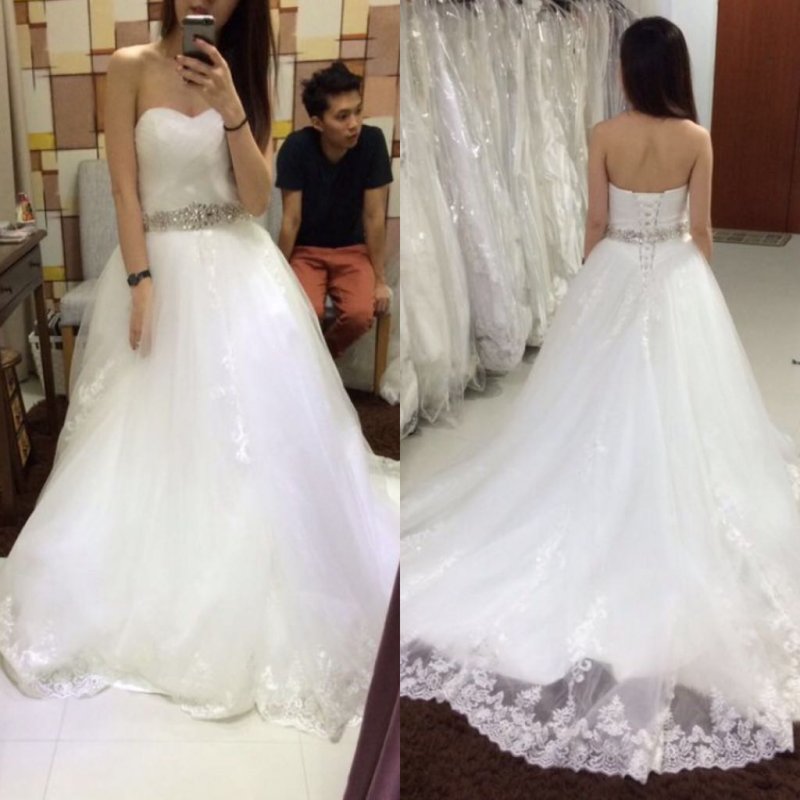 bridal_gown_1423734412_91a4c6a3.jpg