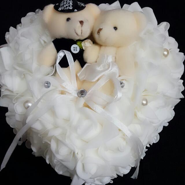 styrofoam_ring_pillow_1431784246_da93c8f9.jpg
