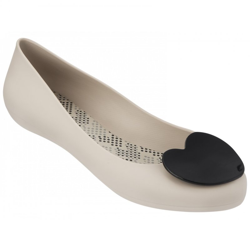 mel_dreamed_by_melissa_pop_heart_2_ivory_ballerina_pumps.jpg
