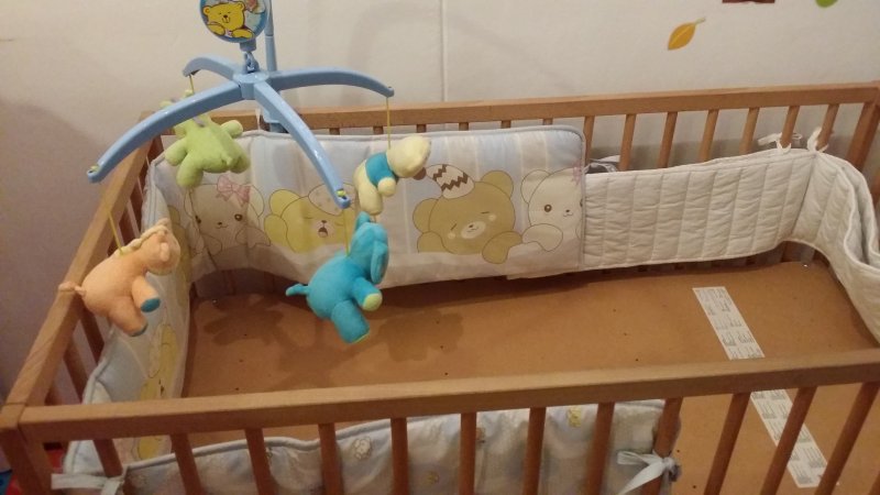 ikea baby cot 1.jpg