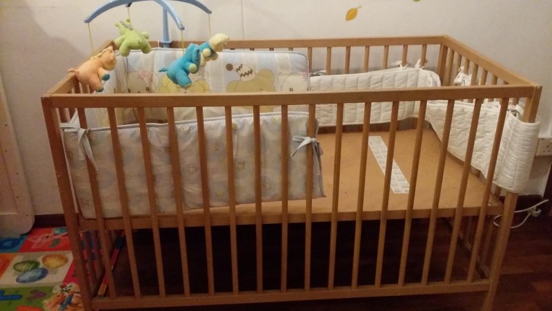 ikea baby cot.jpg