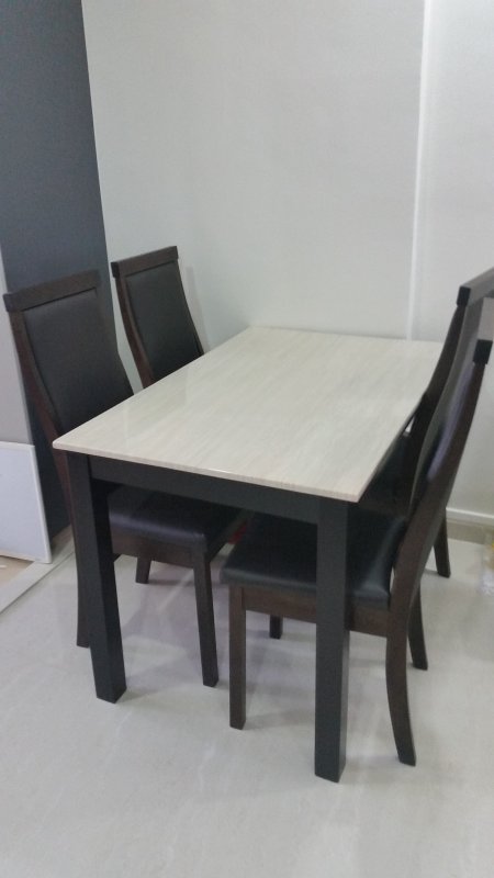 Dining table.jpg