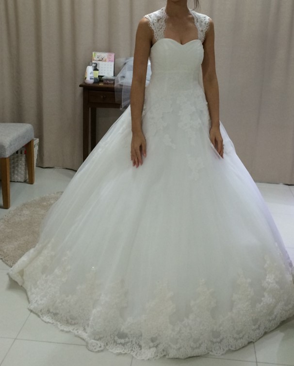 Bridal Gown iii (low resolution).jpg