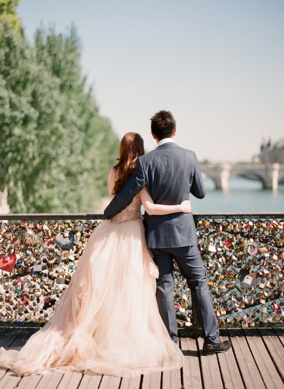 Paris-Engagement-Shoot-By-Aneta-Mak-Bridal-Musings-Wedding-Blog-20.jpg