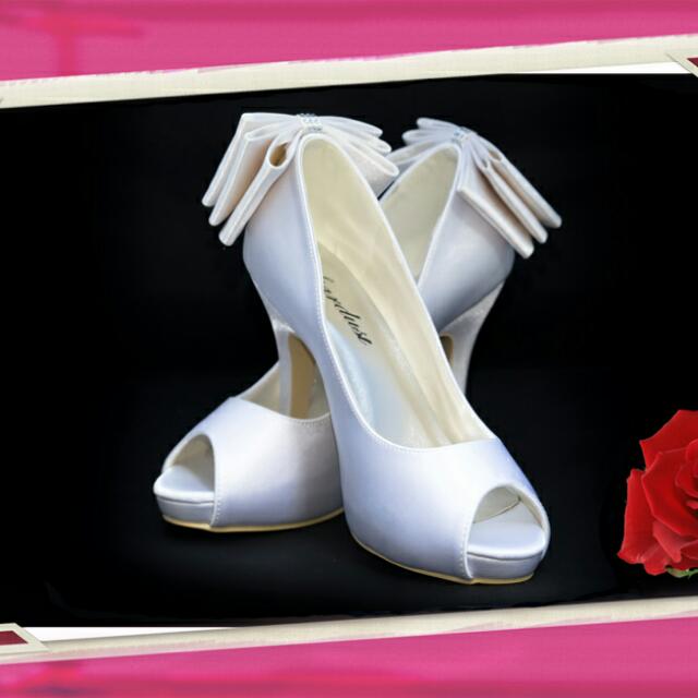 handmade_bridal_shoes_1450601685_6a7ab97e.jpg