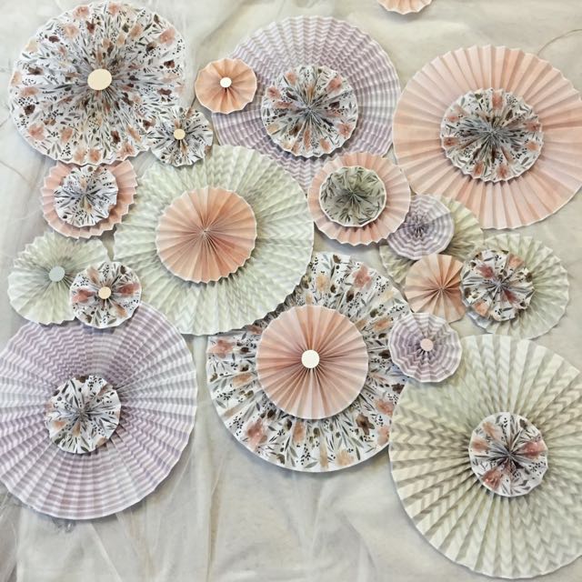 pinwheel_fans_for_weddingparty_decor_1458741405_89accfbe.jpg