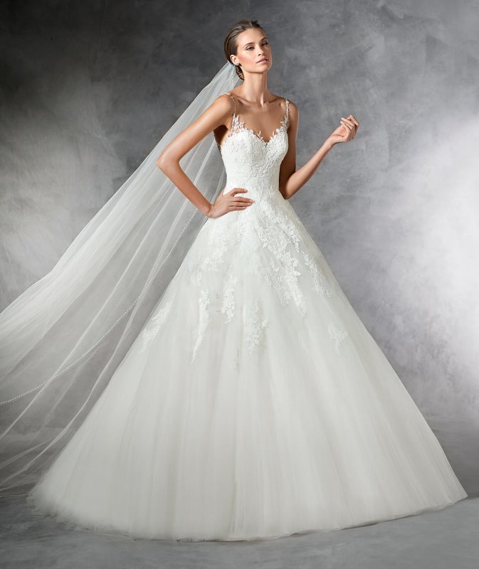 Pronovias 1.jpg