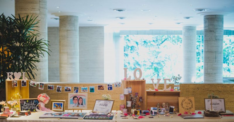Decor Table 1.jpg