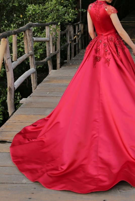 maroon gown 1.jpg