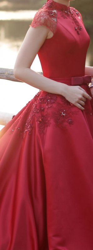 maroon gown 2.jpg