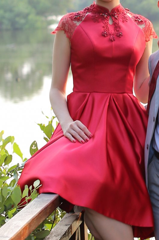 Maroon1.jpg