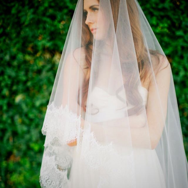 soft_lace_bridal_veil_1479549813_a4e6d679.jpg