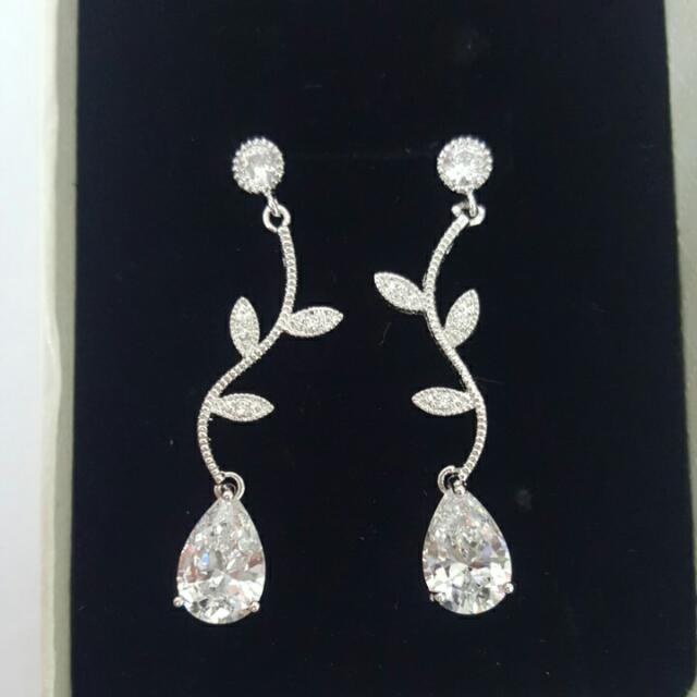 10. Floral design earrings.jpg
