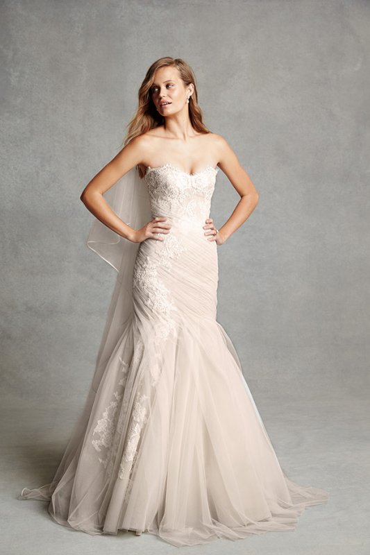 Monique-Lhuillier-Bliss-2015-Wedding-Dresses-1516-Dress.jpg
