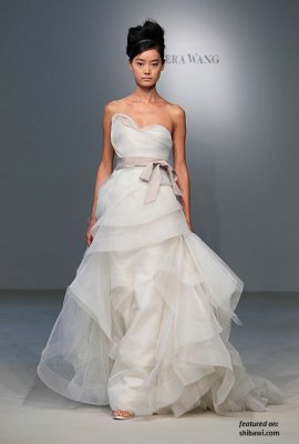 Vera-Wang-Fall-2011-Collection-Wedding-Dresses-9.jpg