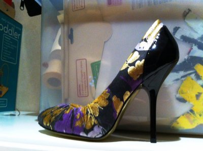Guess shoe side.JPG