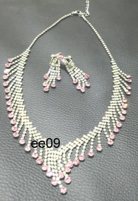 pink bling necklace.jpg