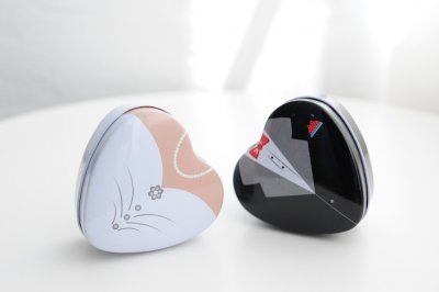 Tin box Bride and Groom Heart Favor.jpg