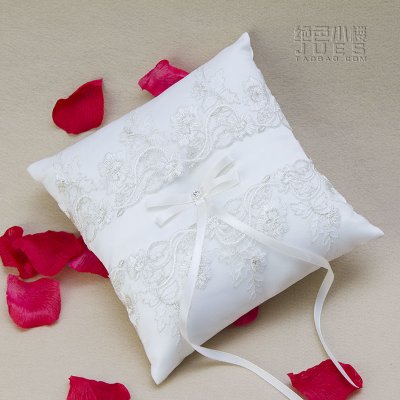 ring pillow 2.jpg