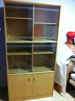 bookshelve glass.jpg